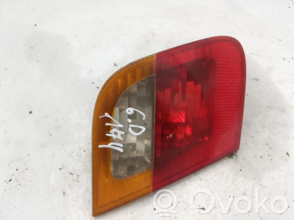 BMW 3 E46 Aizmugurējais lukturis pārsegā 