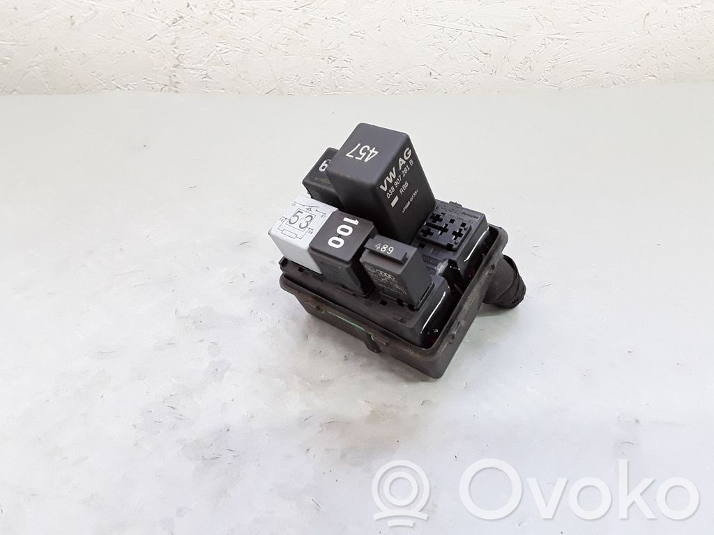 Volkswagen PASSAT B7 Modul siguranțe 