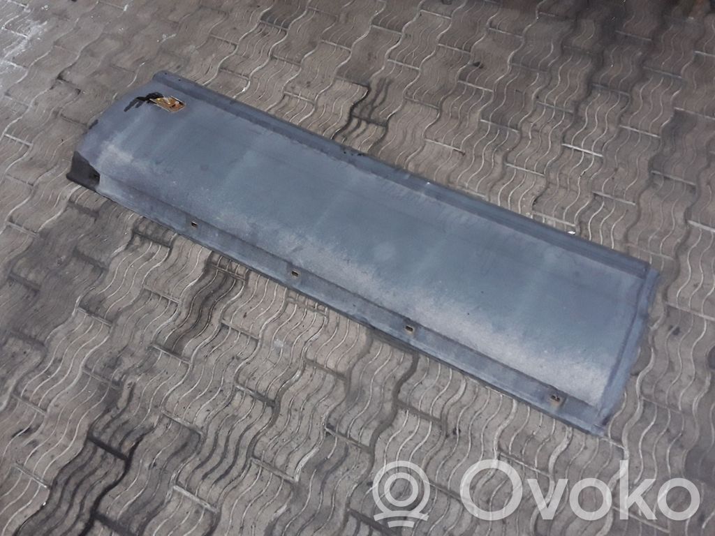 Iveco Daily 35 - 40.10 Rivestimento della portiera anteriore (modanatura) 
