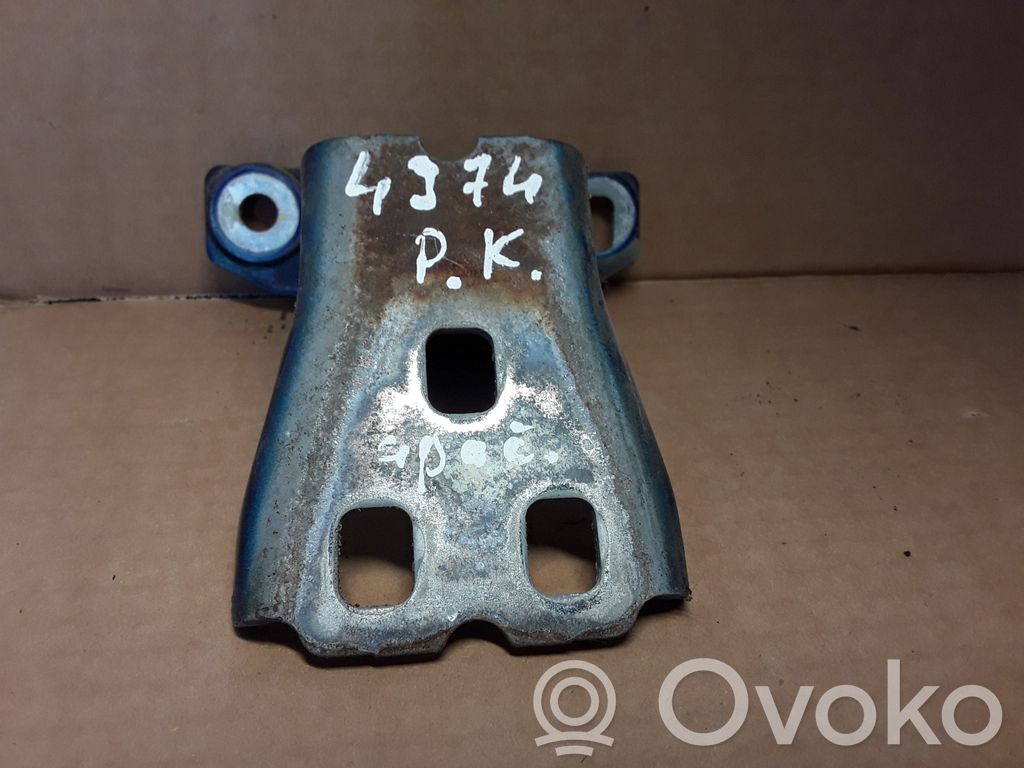 Zawias dolny drzwi przednich   55394220AA,85574F,870GD5H
