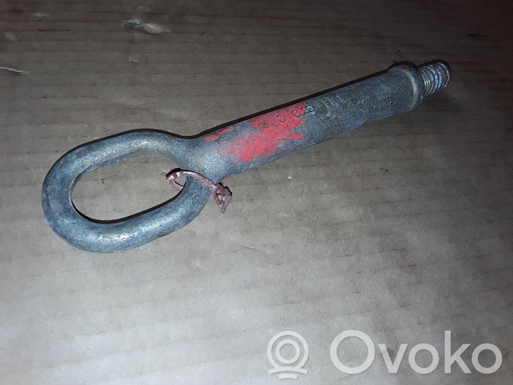 Volkswagen PASSAT B6 Anillo de remolque 