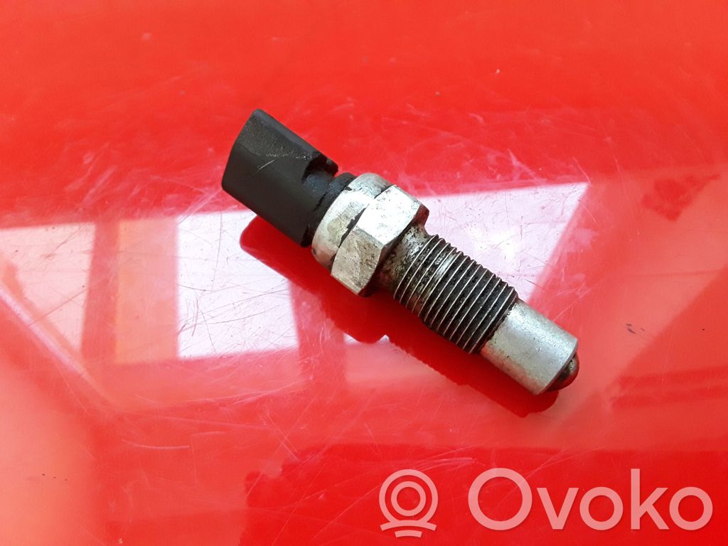 Sensor interruptor de luz de marcha atrás   90FG15520A