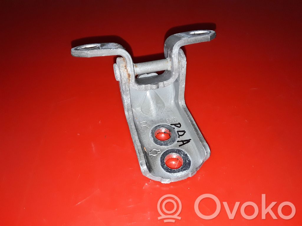 Nissan Qashqai Cerniera inferiore della portiera anteriore 