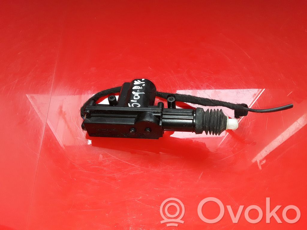 Volkswagen Polo IV 9N3 Motorino della chiusura centralizzata