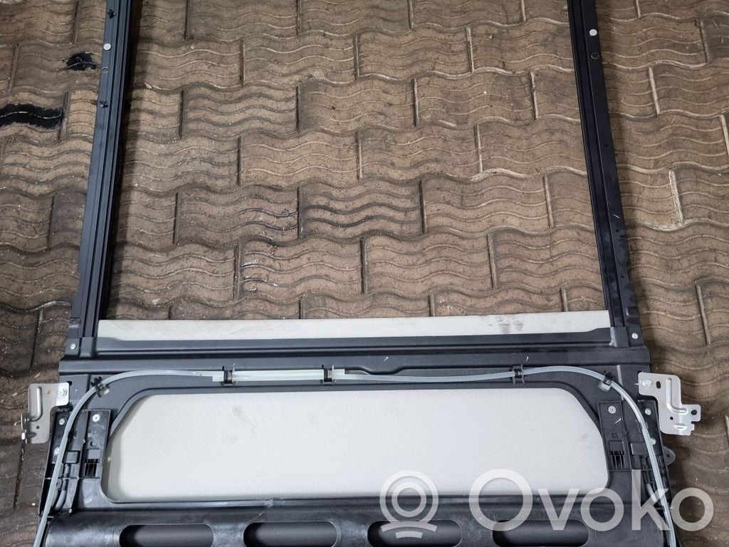 Nissan Qashqai Stelaż szyberdachu 