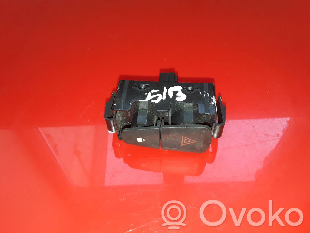 Schalter Warnblinkanlage   E3160101