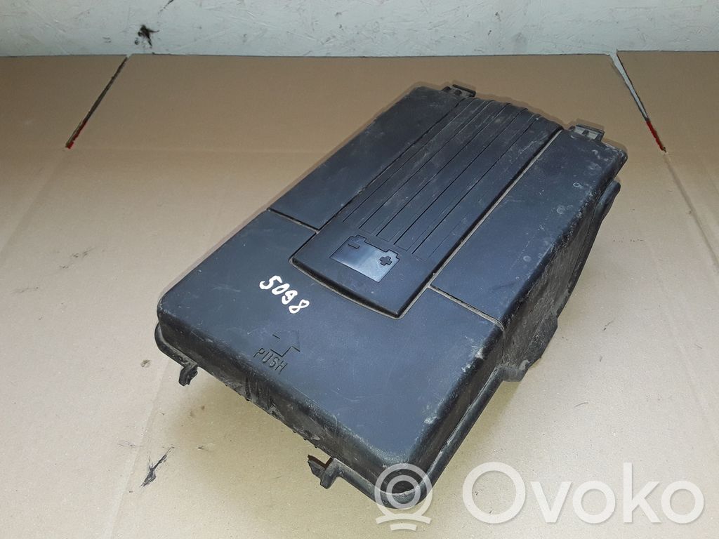 Volkswagen PASSAT B7 Coperchio scatola dei fusibili 