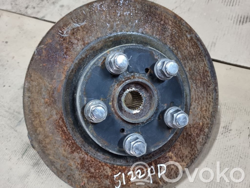 Mercedes-Benz C W203 Cubo de rueda delantera