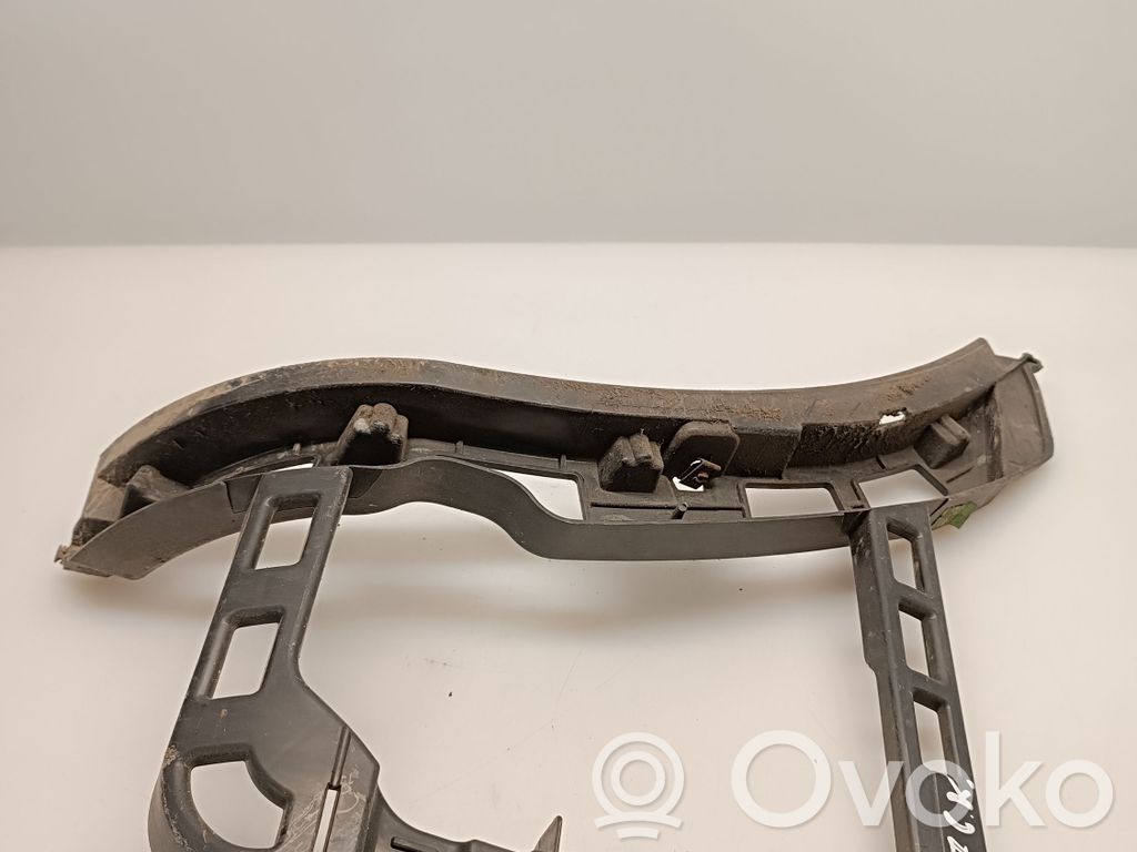 Volkswagen PASSAT B7 Suport montare bară spate 