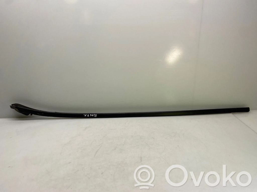 Opel Astra K Rivestimento parabrezza 