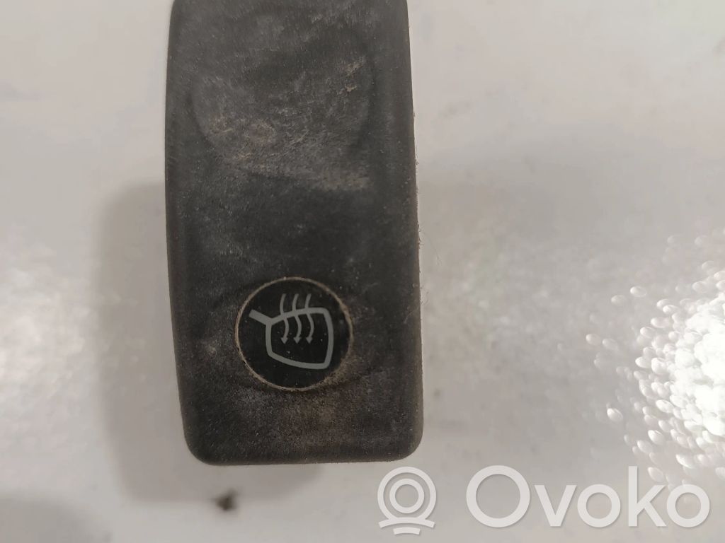 Przycisk / Włącznik podgrzewania lusterek   501900,5010516632,1397397,98293