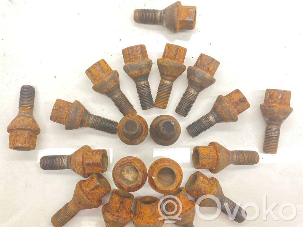 Mutterit/pultit   NOCODE