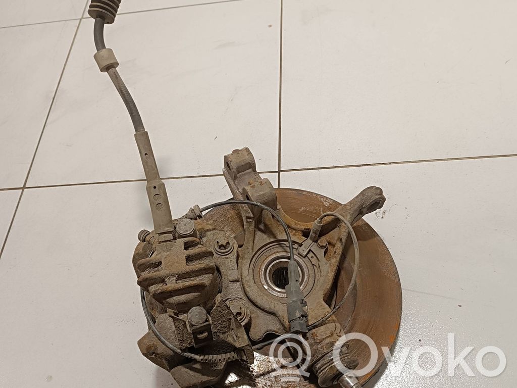 Citroen C4 II Front wheel hub 