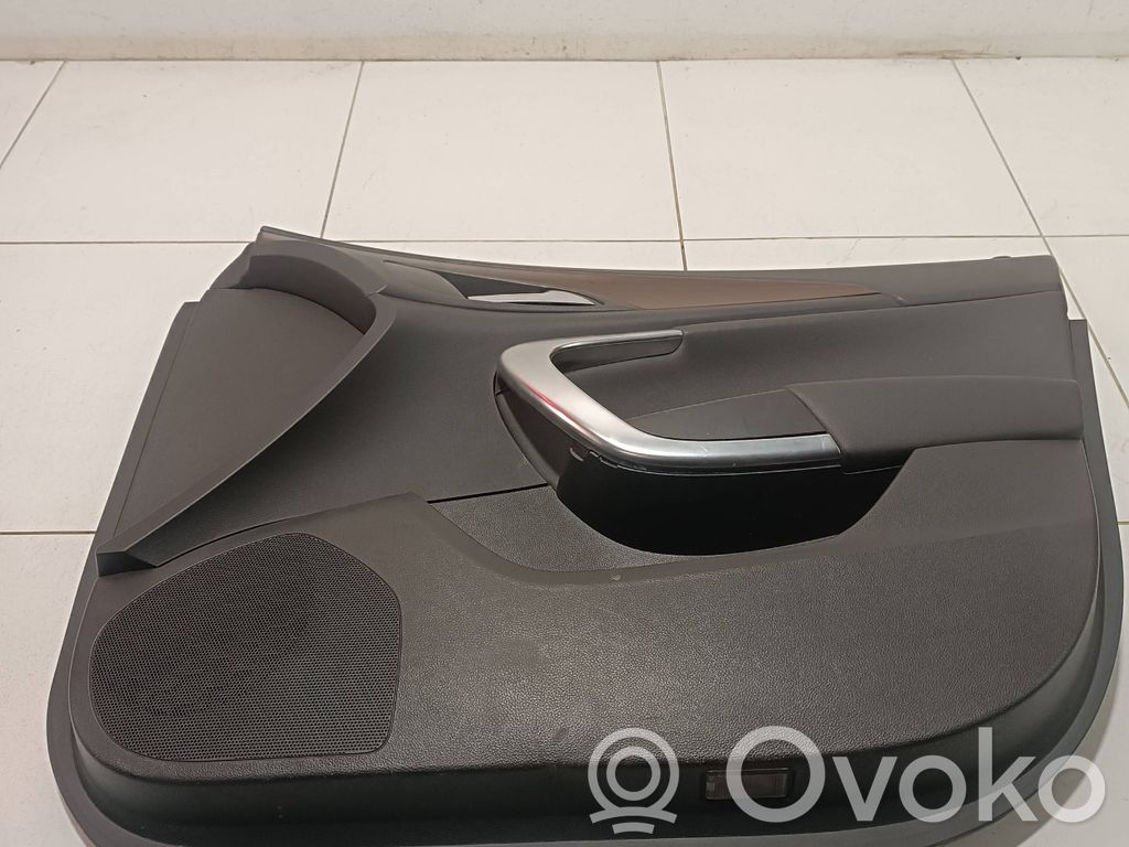 Opel Insignia A Boczki / Poszycie drzwi przednich 