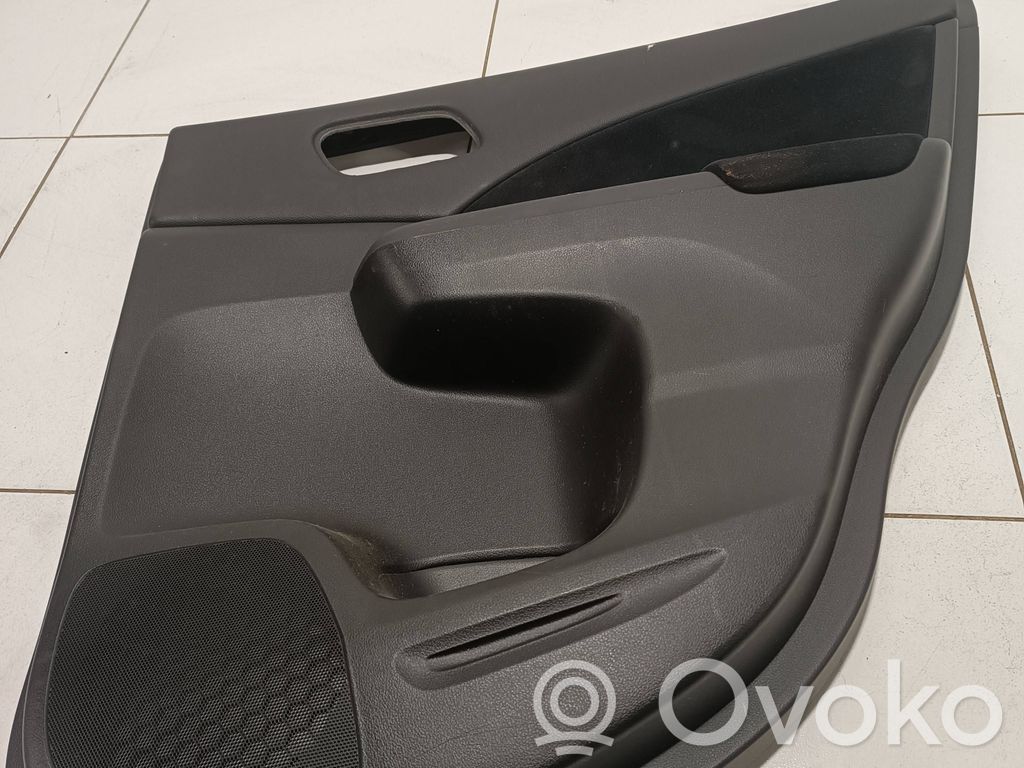 Honda CR-V Moldura del tarjetero de la puerta trasera 