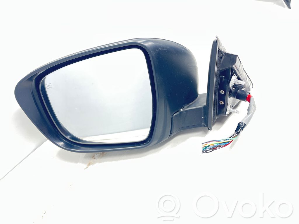 Nissan X-Trail T32 Front door electric wing mirror 