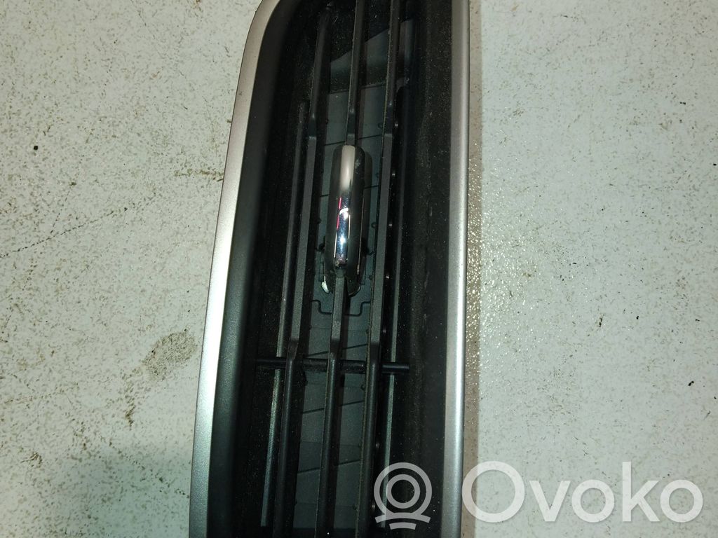 Rejilla de ventilación central del panel   EM2B19C681A,FM2B19P681AB,132487