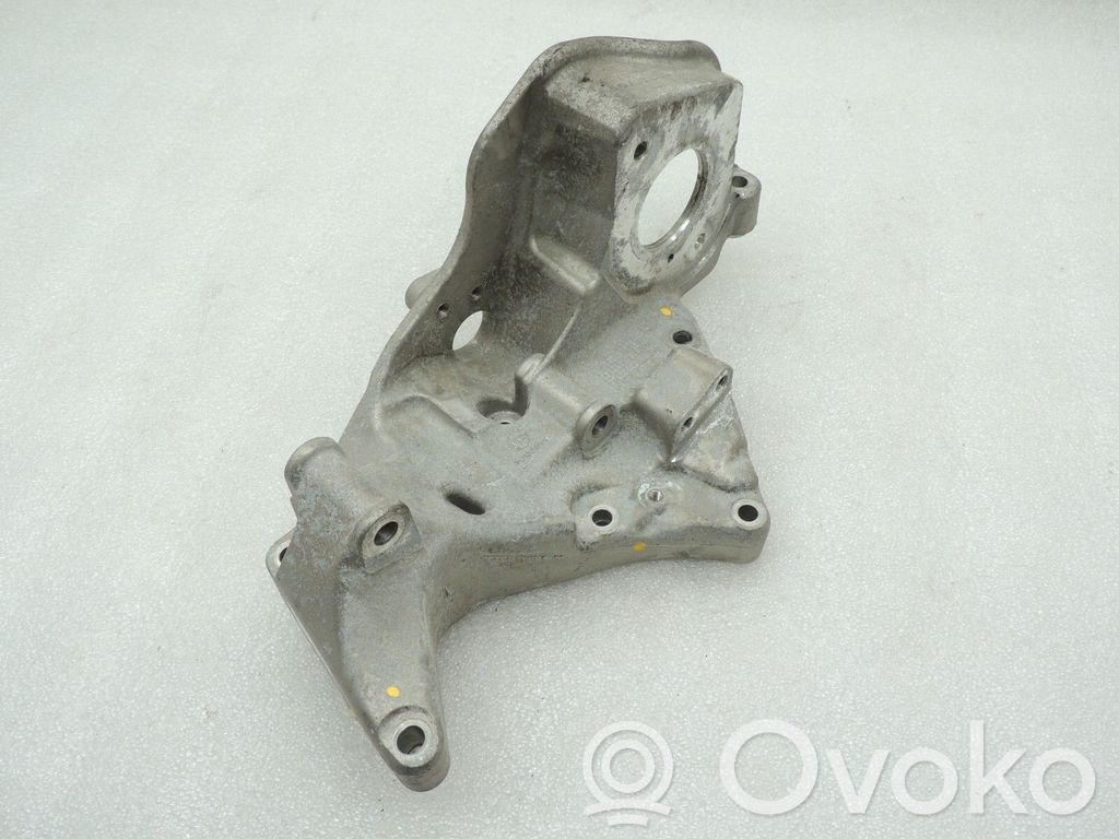 Volvo XC90 Suport generator/alternator 