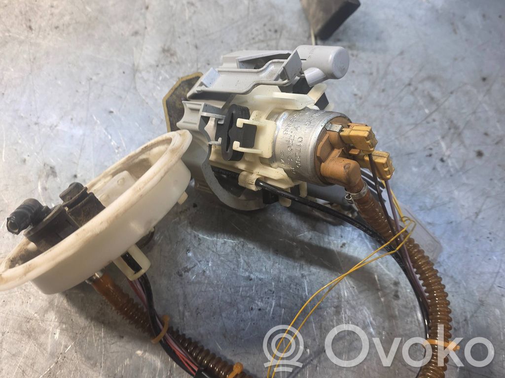 BMW 7 E65 E66 Bomba interna de combustible 