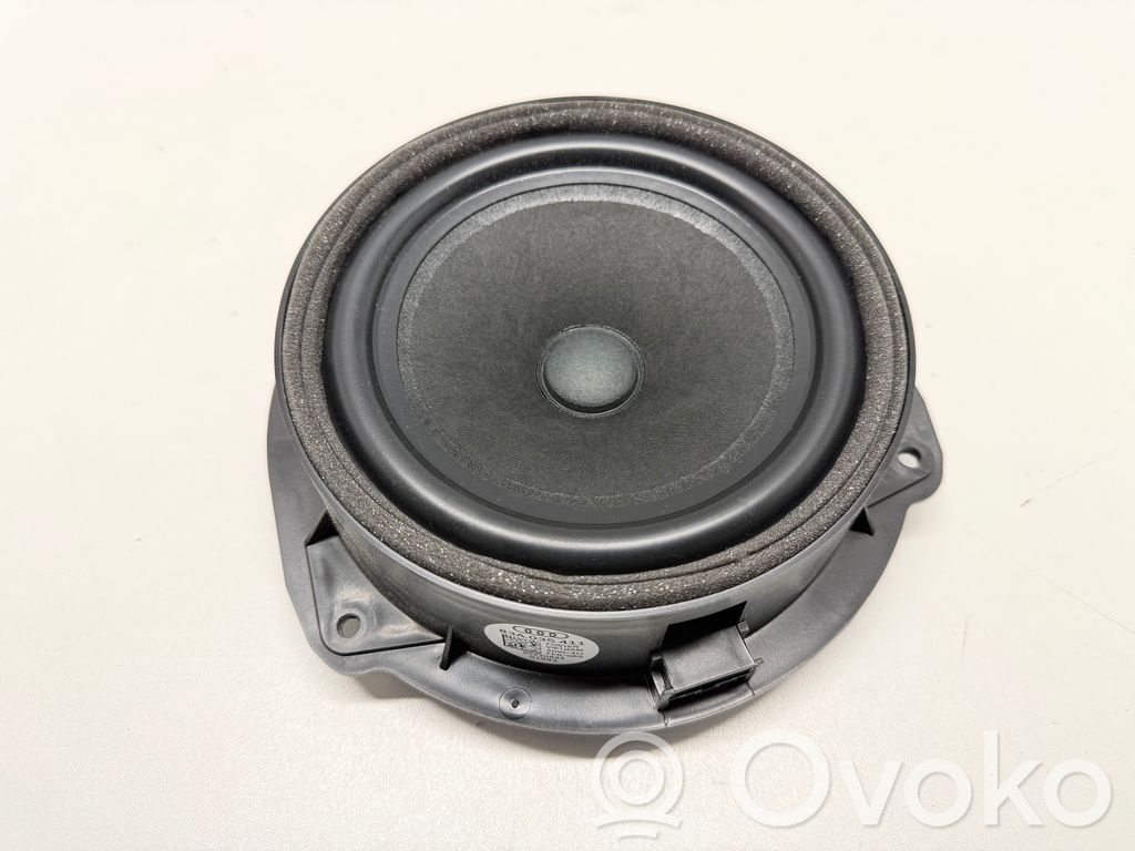 Audi A3 8Y Altavoz de la puerta trasera 