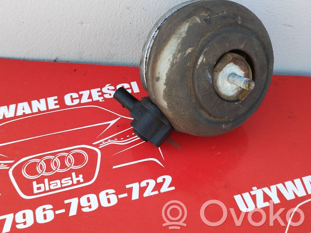 Audi A6 S6 C5 4B Engine mount bracket 