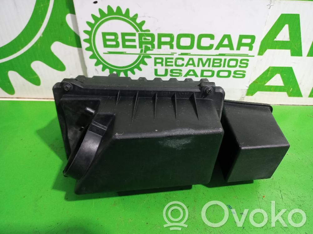 Ford Focus Air filter cleaner box bracket assembly 