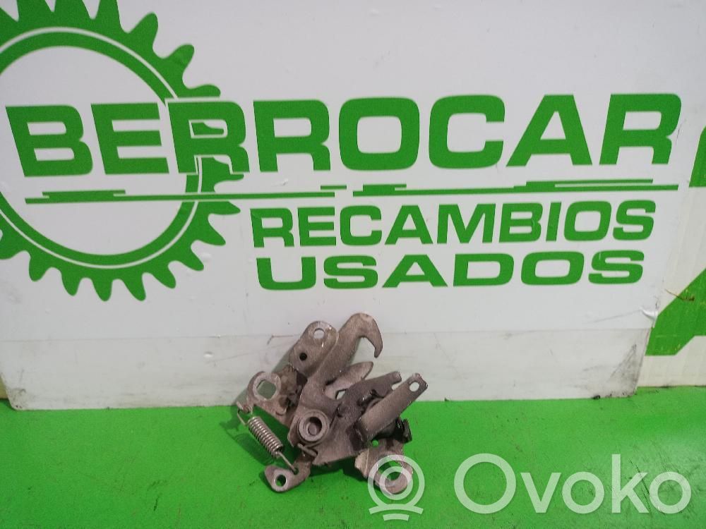 Peugeot 508 Tie down hook / loop 