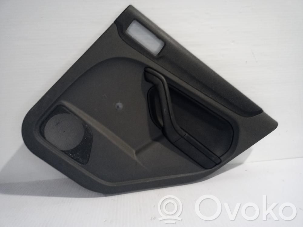 Ford Focus Apšuvums aizmugurējām durvīm 
