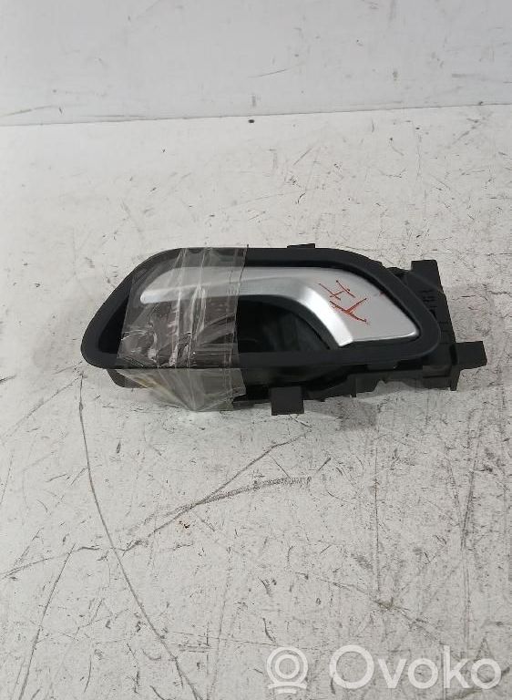 KIA Stonic Manecilla interna puerta trasera 