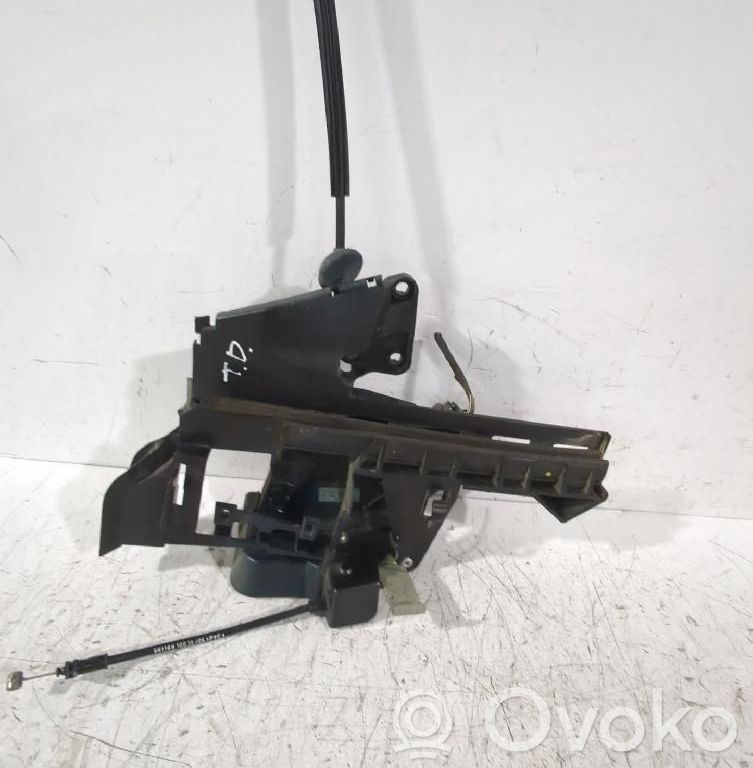 Rear door lock   4892385