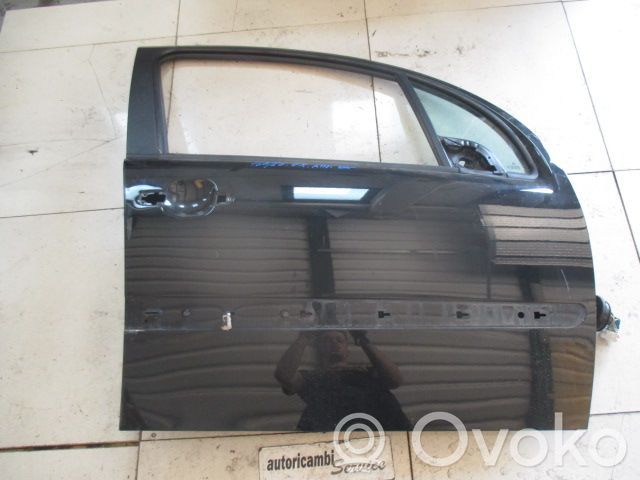 Priekinės durys   9004Y7