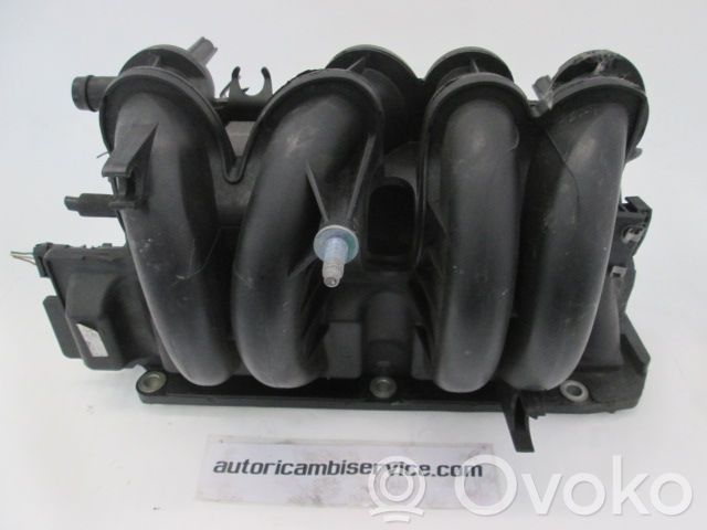Dacia Sandero Colector de admisión 