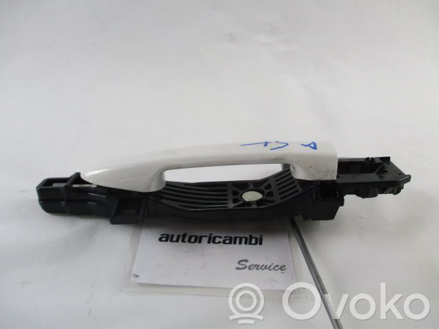 Manecilla externa puerta trasera   GS1F59410K86