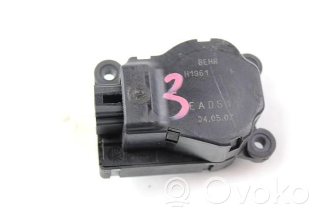 Peugeot 307 Moteur / actionneur de volet de climatisation 