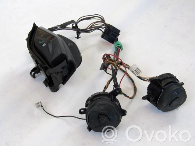 Ford Focus Ohjauspyörän painikkeet/kytkimet 