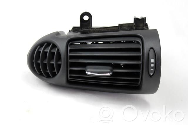 Mercedes-Benz C W203 Grilă ventilație/ramă laterală bord 