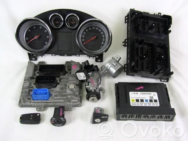 Opel Astra J Komputer / Sterownik ECU i komplet kluczy 