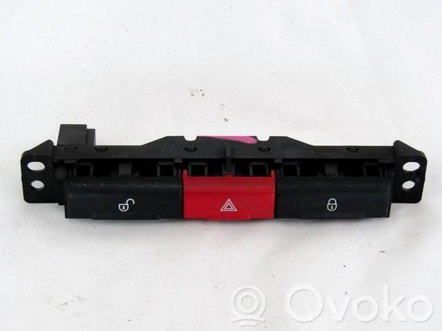 Land Rover Freelander 2 - LR2 Interruttore luci di emergenza 