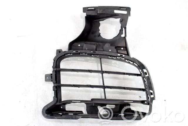 Etusumuvalon ritilä   7P5807682E