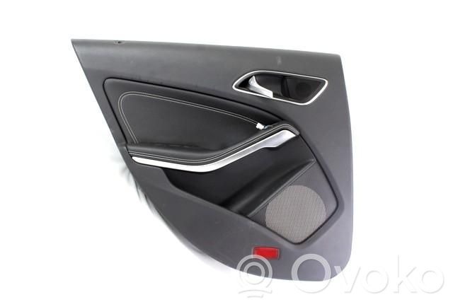 Mercedes-Benz CLA C117 X117 W117 Takaoven verhoilu