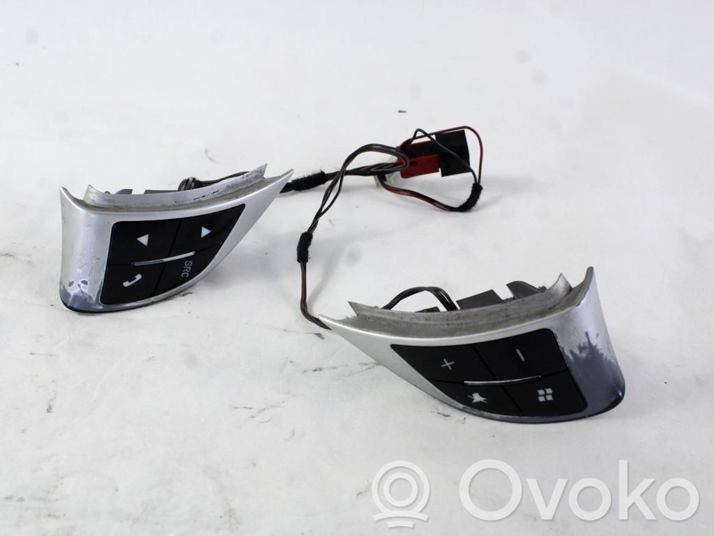 Fiat Punto Evo Butoane/comutatoare pe volan 