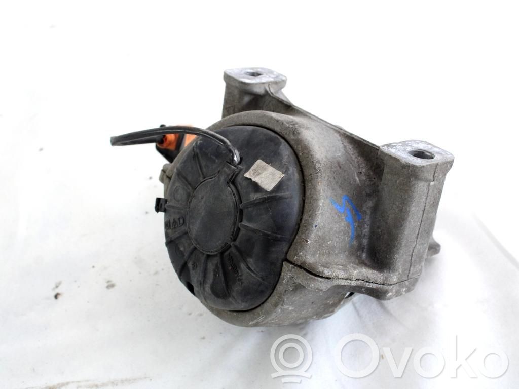 Audi A5 Sportback 8TA Engine mounting bracket 