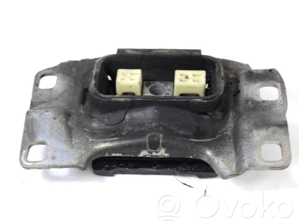 Volvo C30 Gearbox mounting bracket 