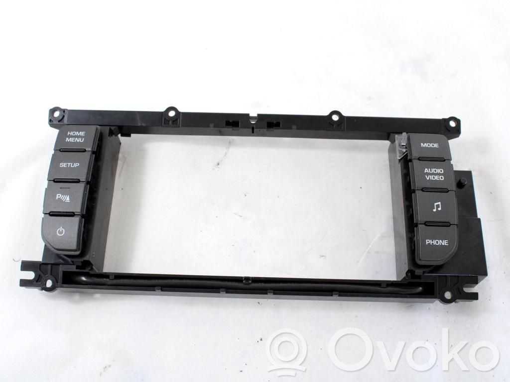Panel / Radioodtwarzacz CD/DVD/GPS   EJ3218C858EC