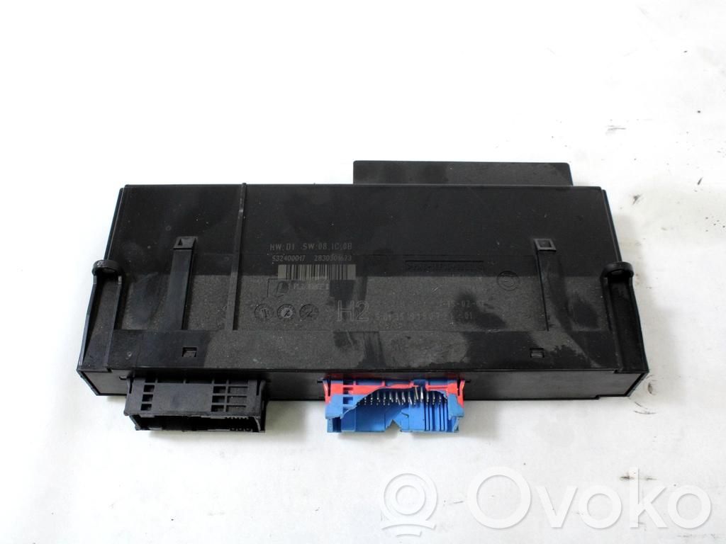 BMW 1 E81 E87 Module de contrôle carrosserie centrale 