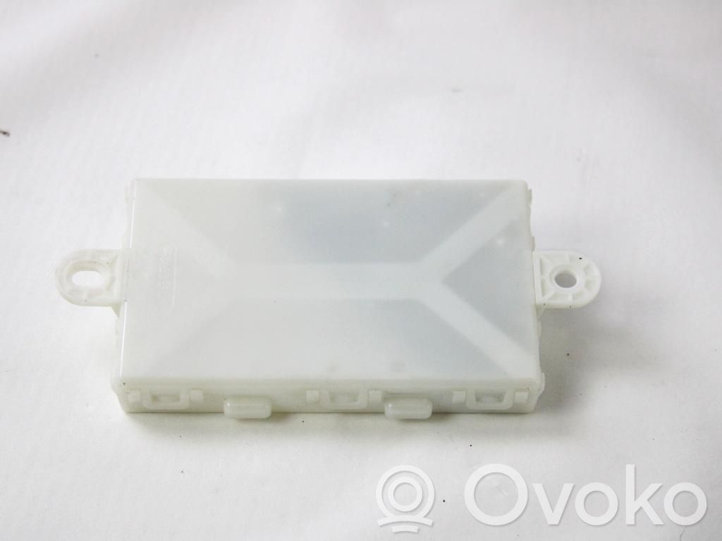 Audi Q8 Amplificatore antenna 