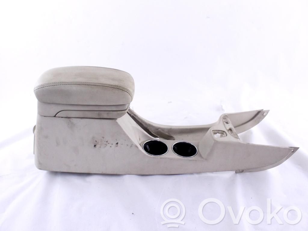 Center console   C2S47230NED