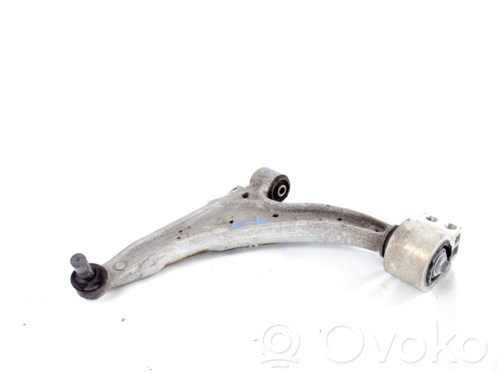 Opel Astra J Dolny wahacz przedni 