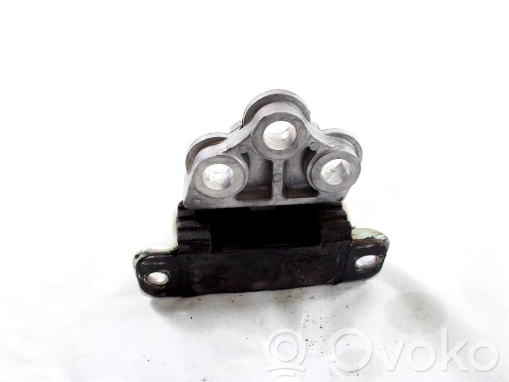 Engine mounting bracket   52083500
