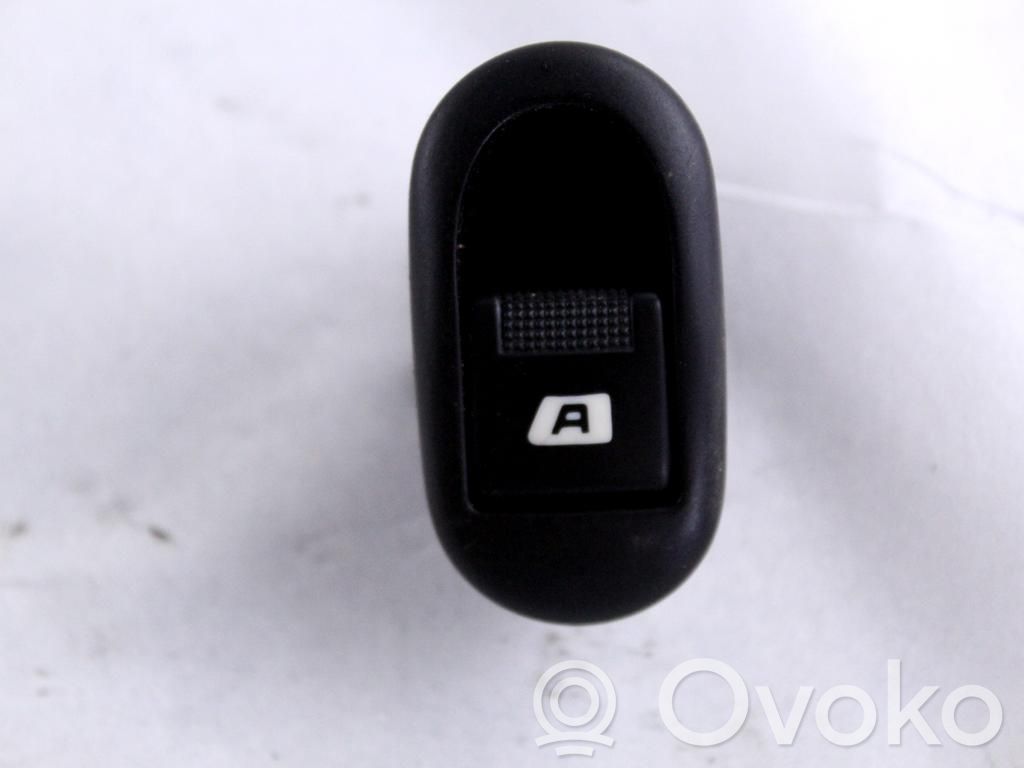 Interruptor del elevalunas eléctrico   6554L7